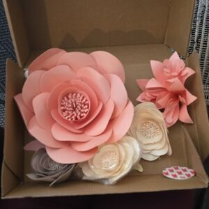 Charming Fonder Mols Paper Flower Set in Salmon and Cream Color.